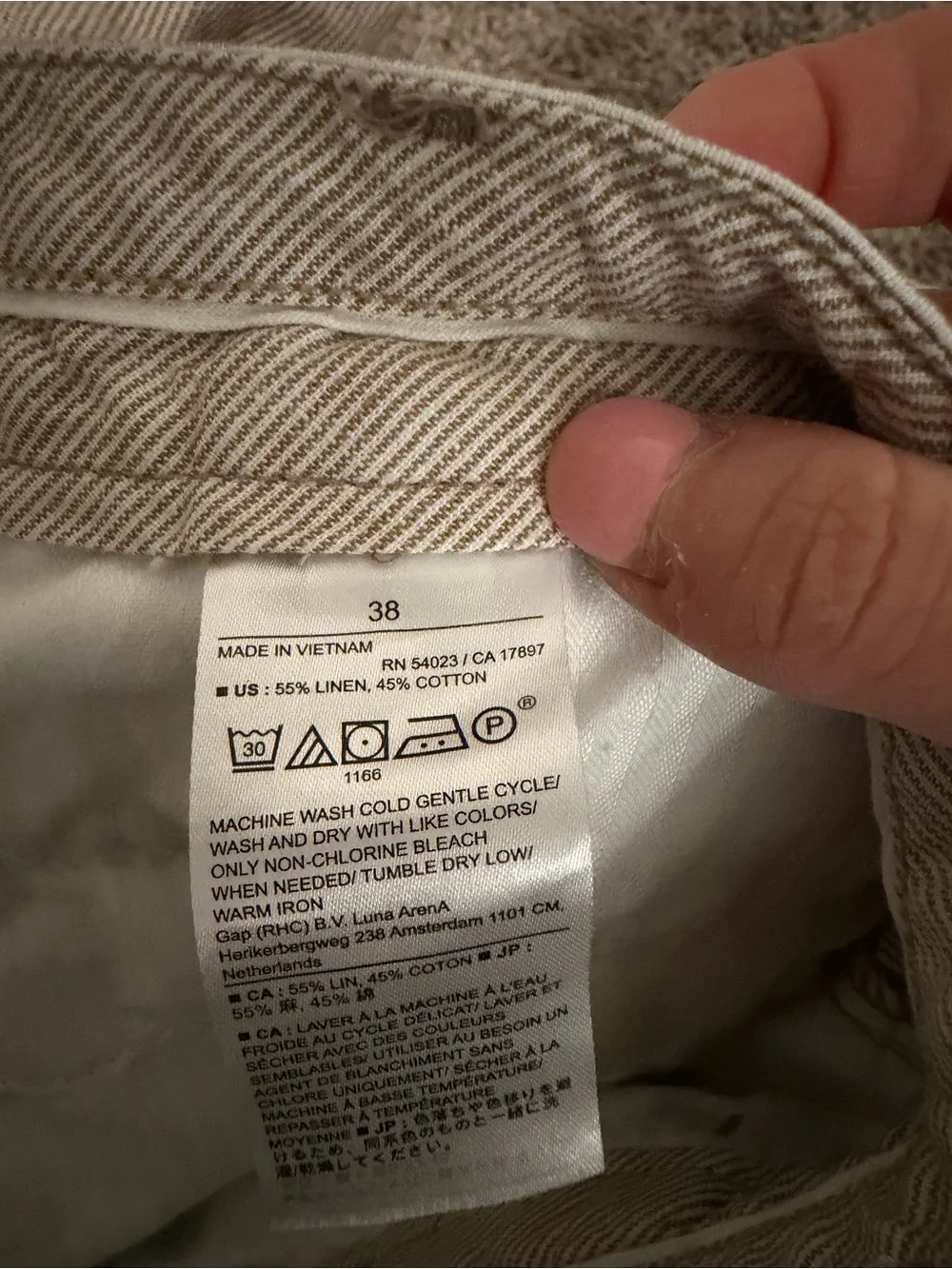 Banana Republic Men’s Linen Blend Shorts | 38 | Khaki & White